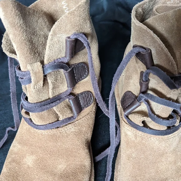 Uggs - Picture 4 of 4